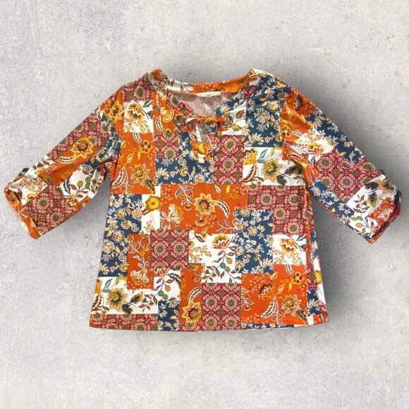 Above & Beyond Women’s M Patchwork Floral 3/4 Sleeve V-Neck Top Grommet Detail - Picture 1 of 11